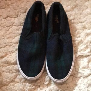 Women’s shoes size 9. Navy & blue plaid.